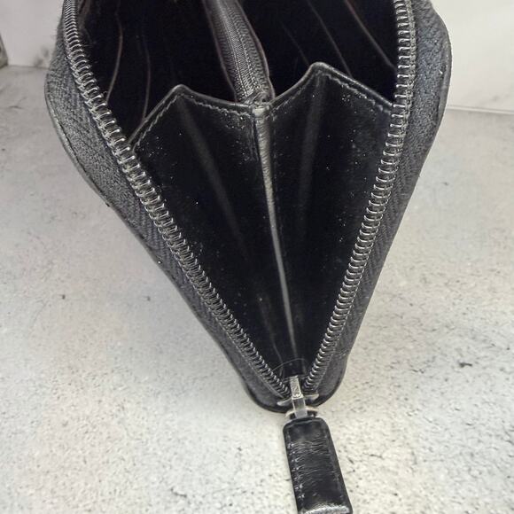 Prada Black Leather Wallet – Zip Around, Card Slots, Coin Pocket - Picture 11 of 12